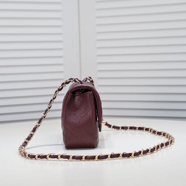 シャネルバッグ背面デザイン